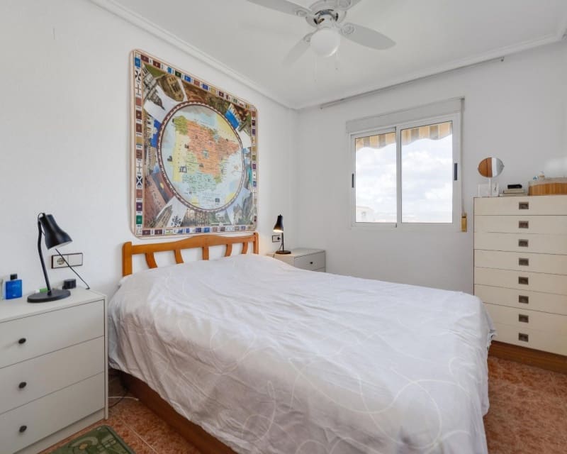2 soverom Leilighet til salgs i Torrevieja med svømmebasseng - € 149 969 (Ref: 9966881)