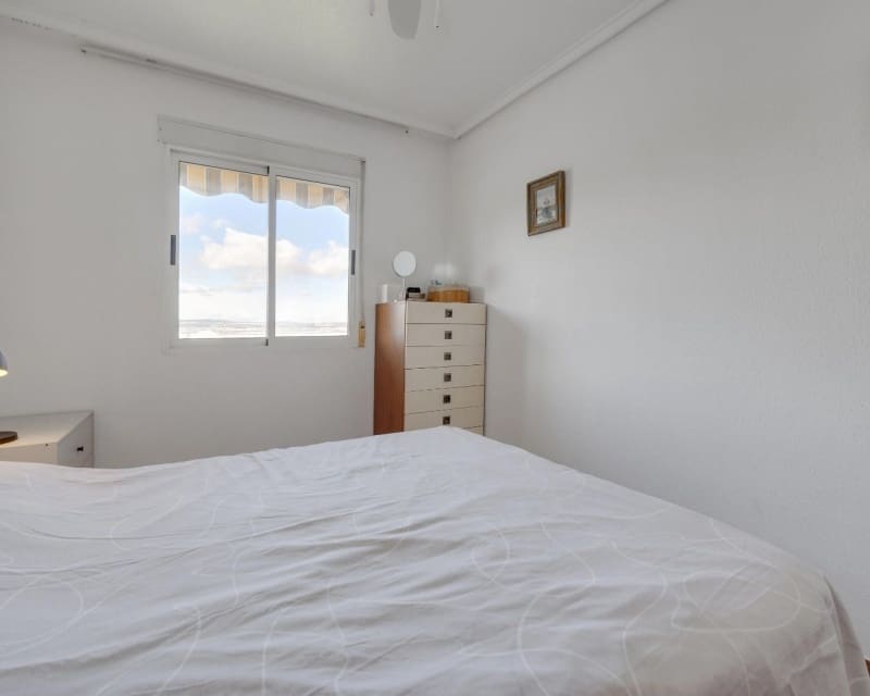 2 soverom Leilighet til salgs i Torrevieja med svømmebasseng - € 149 969 (Ref: 9966881)