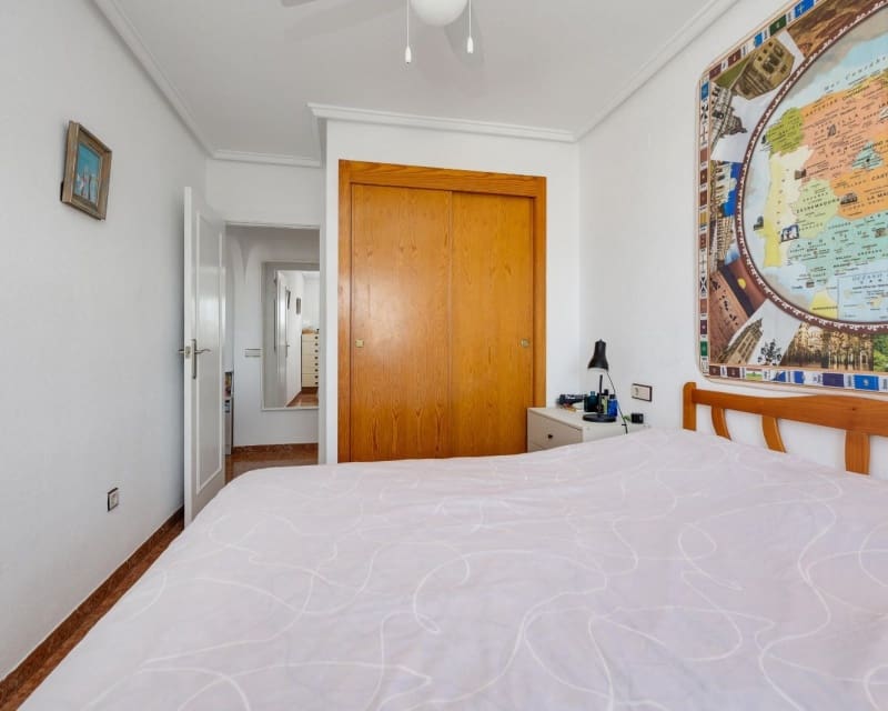 2 soverom Leilighet til salgs i Torrevieja med svømmebasseng - € 149 969 (Ref: 9966881)