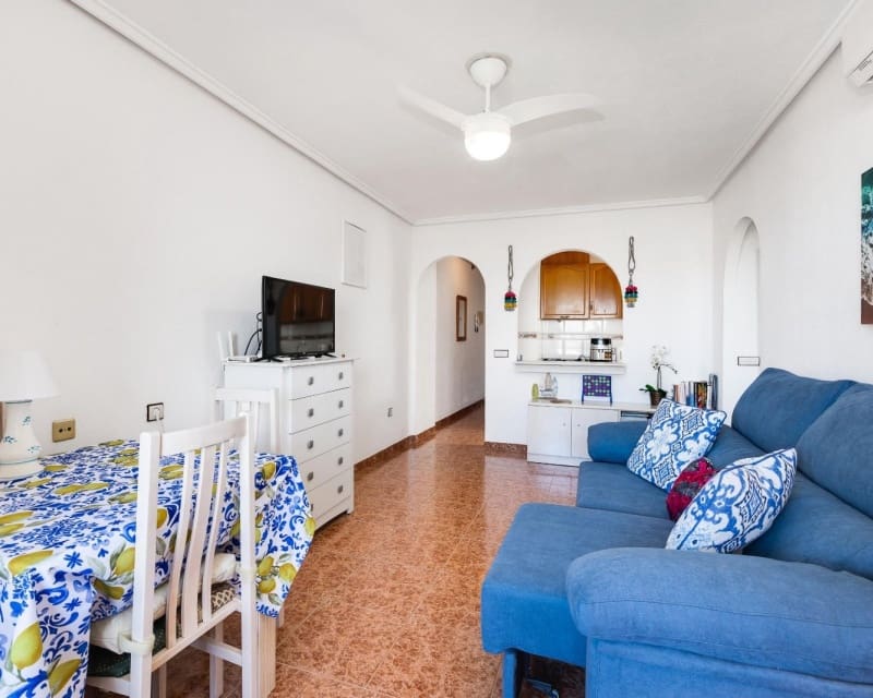 2 soverom Leilighet til salgs i Torrevieja med svømmebasseng - € 149 969 (Ref: 9966881)