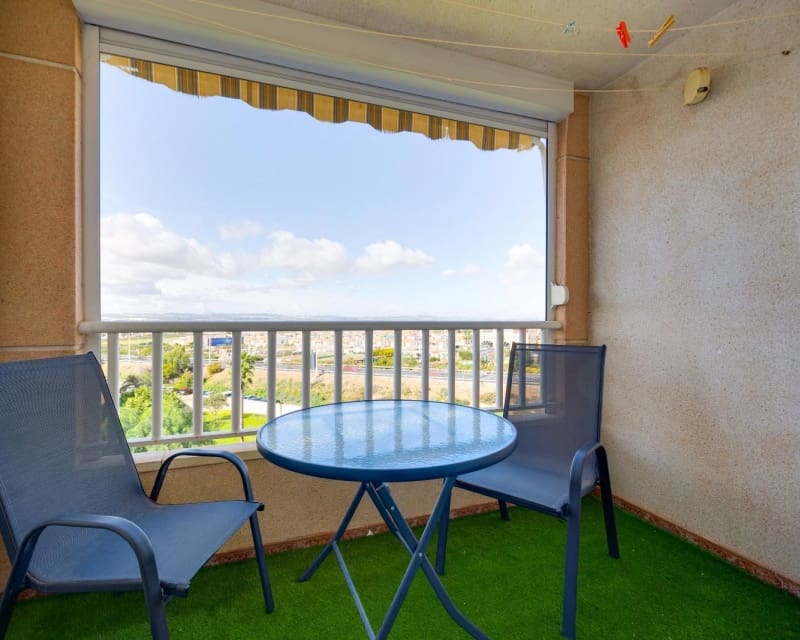 2 soverom Leilighet til salgs i Torrevieja med svømmebasseng - € 149 969 (Ref: 9966881)