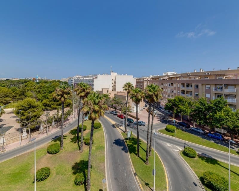 2 soverom Leilighet til salgs i Torrevieja med svømmebasseng - € 149 969 (Ref: 9966881)
