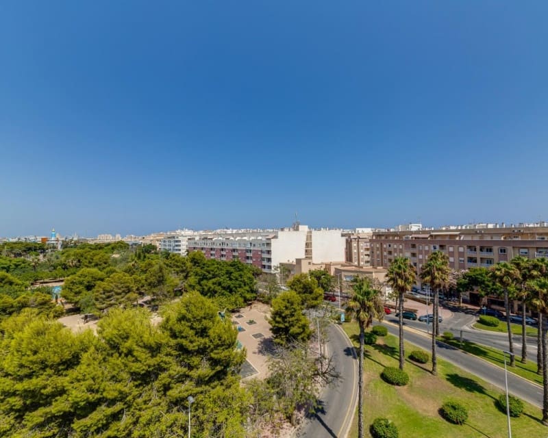2 soverom Leilighet til salgs i Torrevieja med svømmebasseng - € 149 969 (Ref: 9966881)