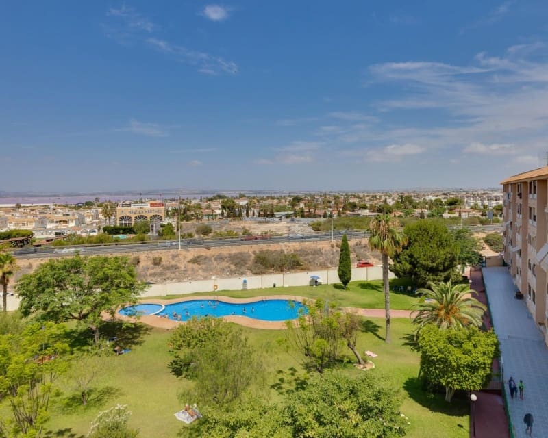 2 soverom Leilighet til salgs i Torrevieja med svømmebasseng - € 149 969 (Ref: 9966881)