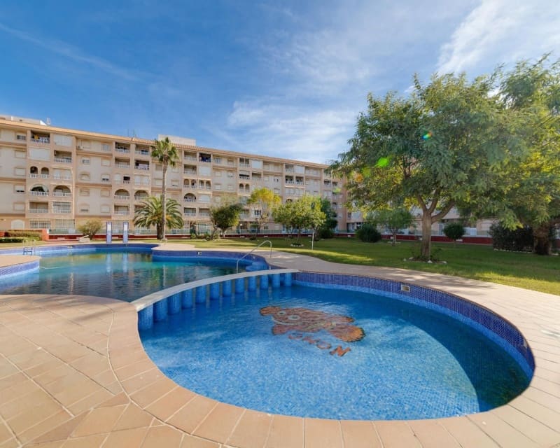 2 soverom Leilighet til salgs i Torrevieja med svømmebasseng - € 149 969 (Ref: 9966881)