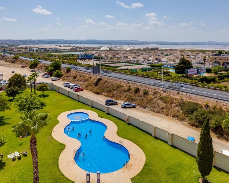 2 soverom Leilighet til salgs i Torrevieja med svømmebasseng - € 149 969 (Ref: 9966881)