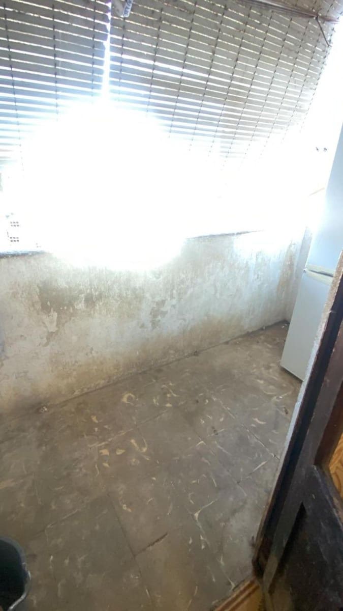 3 bedroom Flat for sale in Carcaixent - € 75,000 (Ref: 10013392)