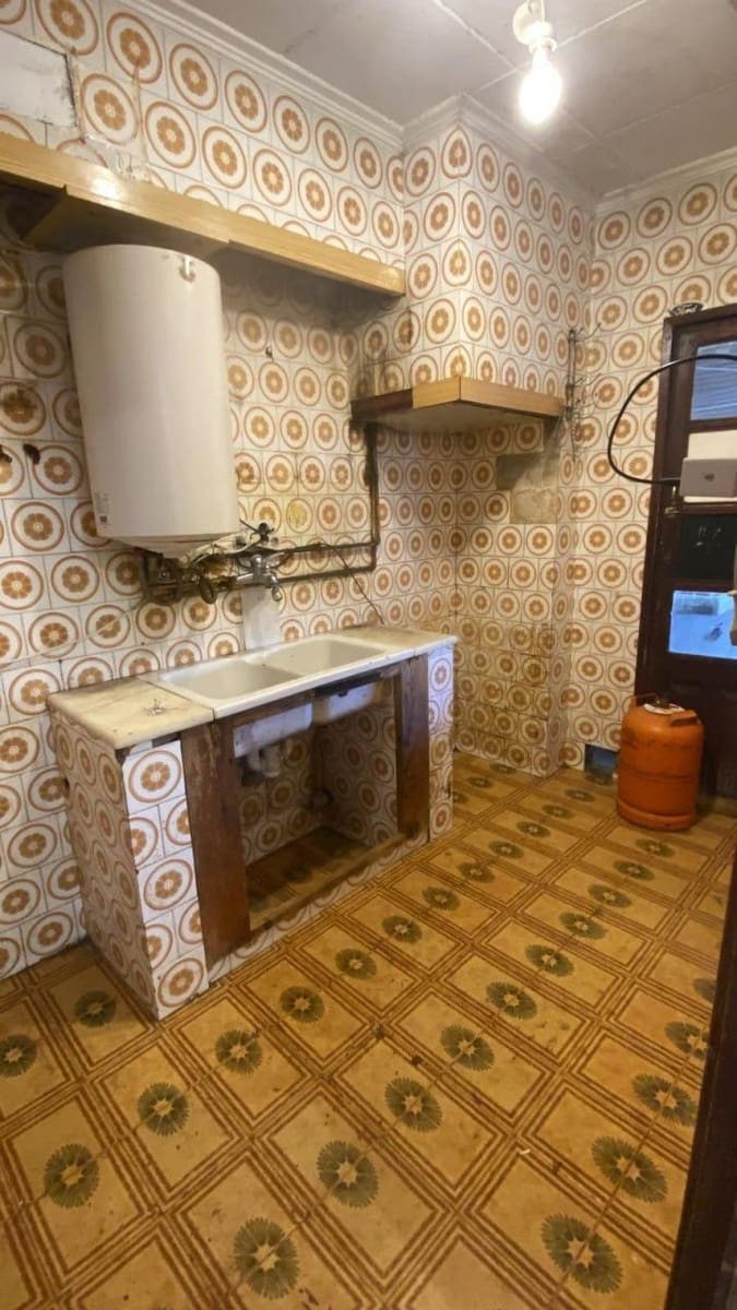 3 bedroom Flat for sale in Carcaixent - € 75,000 (Ref: 10013392)