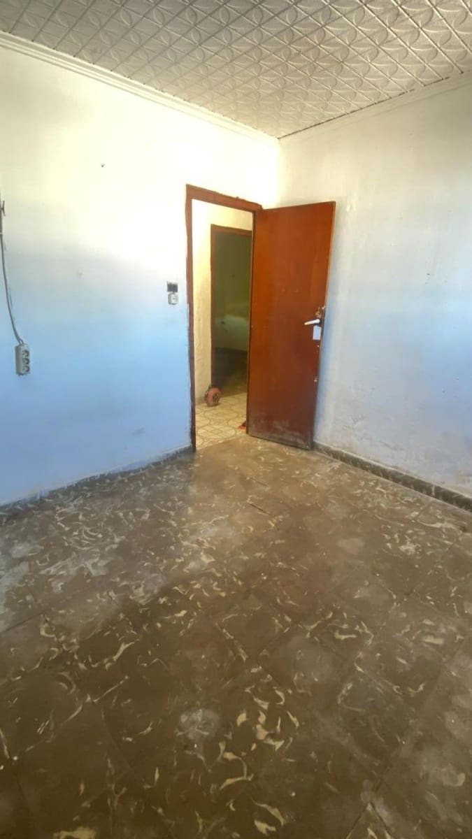 3 bedroom Flat for sale in Carcaixent - € 75,000 (Ref: 10013392)