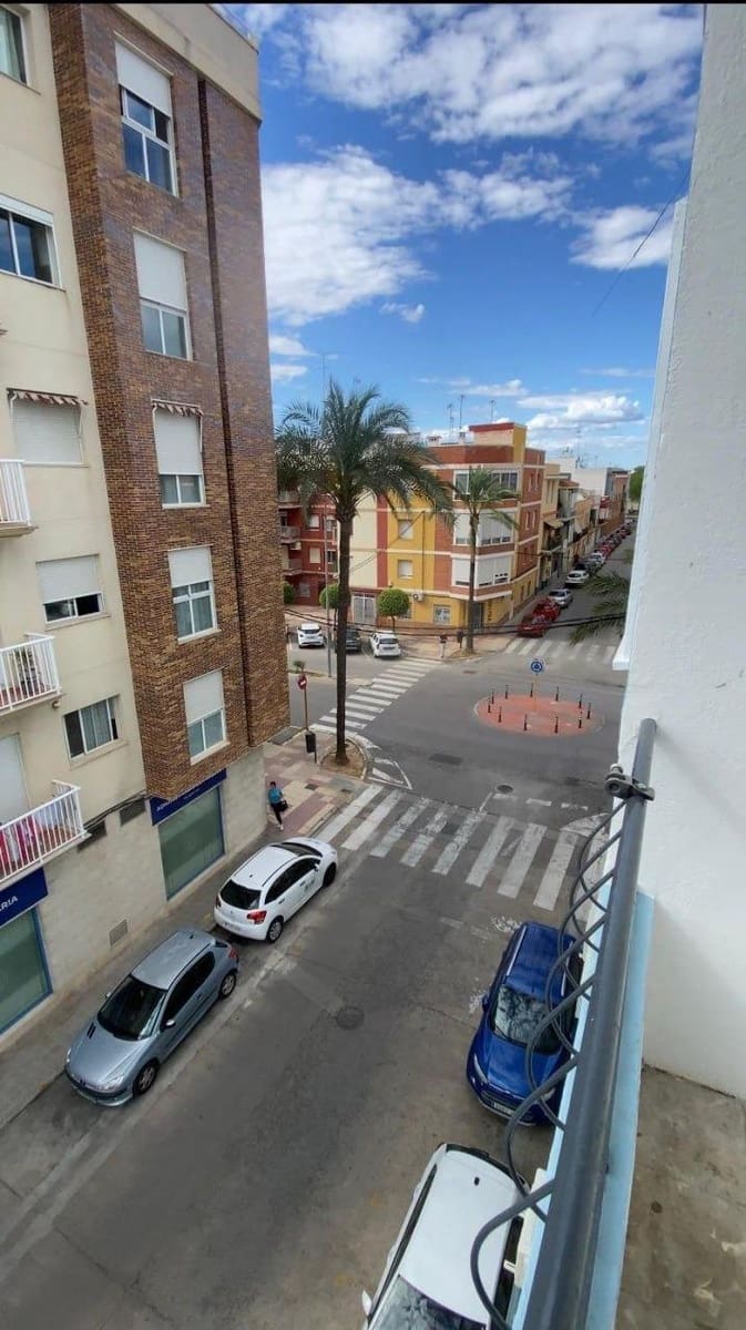 3 bedroom Flat for sale in Carcaixent - € 75,000 (Ref: 10013392)