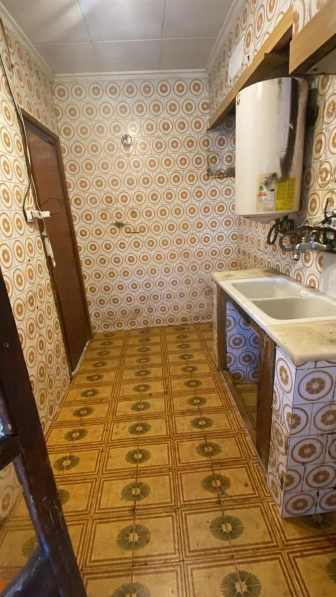 3 bedroom Flat for sale in Carcaixent - € 75,000 (Ref: 10013392)