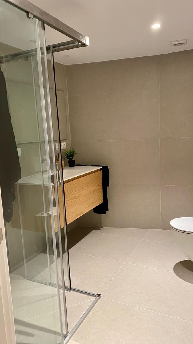 3 quarto Apartamento para arrendar em Valencia cidade - 3 000 € (Ref: 10015634)
