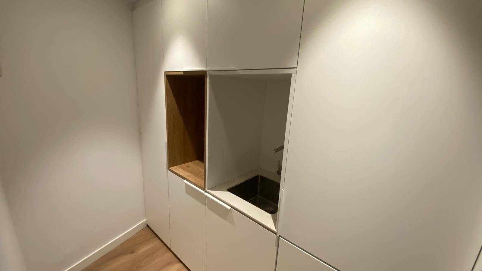 3 quarto Apartamento para arrendar em Valencia cidade - 3 000 € (Ref: 10015634)