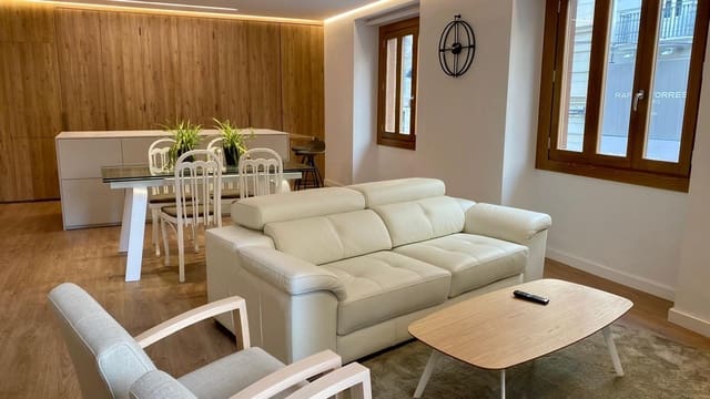 3 quarto Apartamento para arrendar em El Mercat, Valência cidade - 3 000 € (Ref: 10015634)