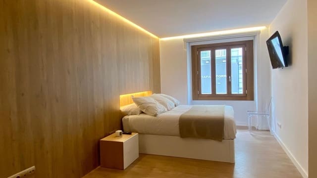 3 quarto Apartamento para arrendar em El Mercat, Valência cidade - 3 000 € (Ref: 10015634)