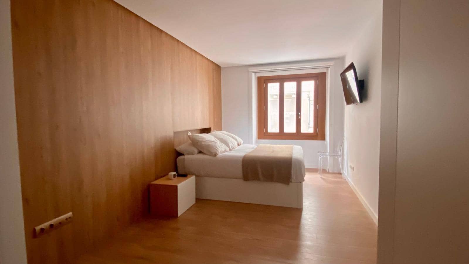 3 quarto Apartamento para arrendar em Valencia cidade - 3 000 € (Ref: 10015634)