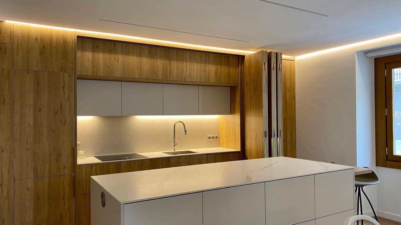 3 quarto Apartamento para arrendar em Valencia cidade - 3 000 € (Ref: 10015634)