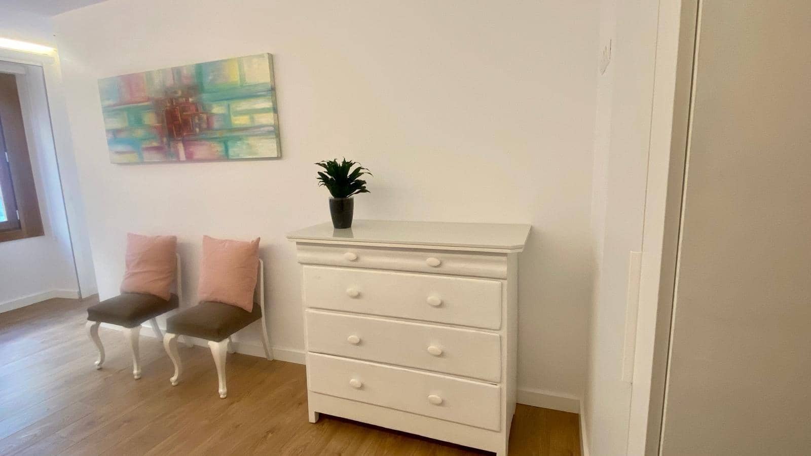 3 quarto Apartamento para arrendar em Valencia cidade - 3 000 € (Ref: 10015634)