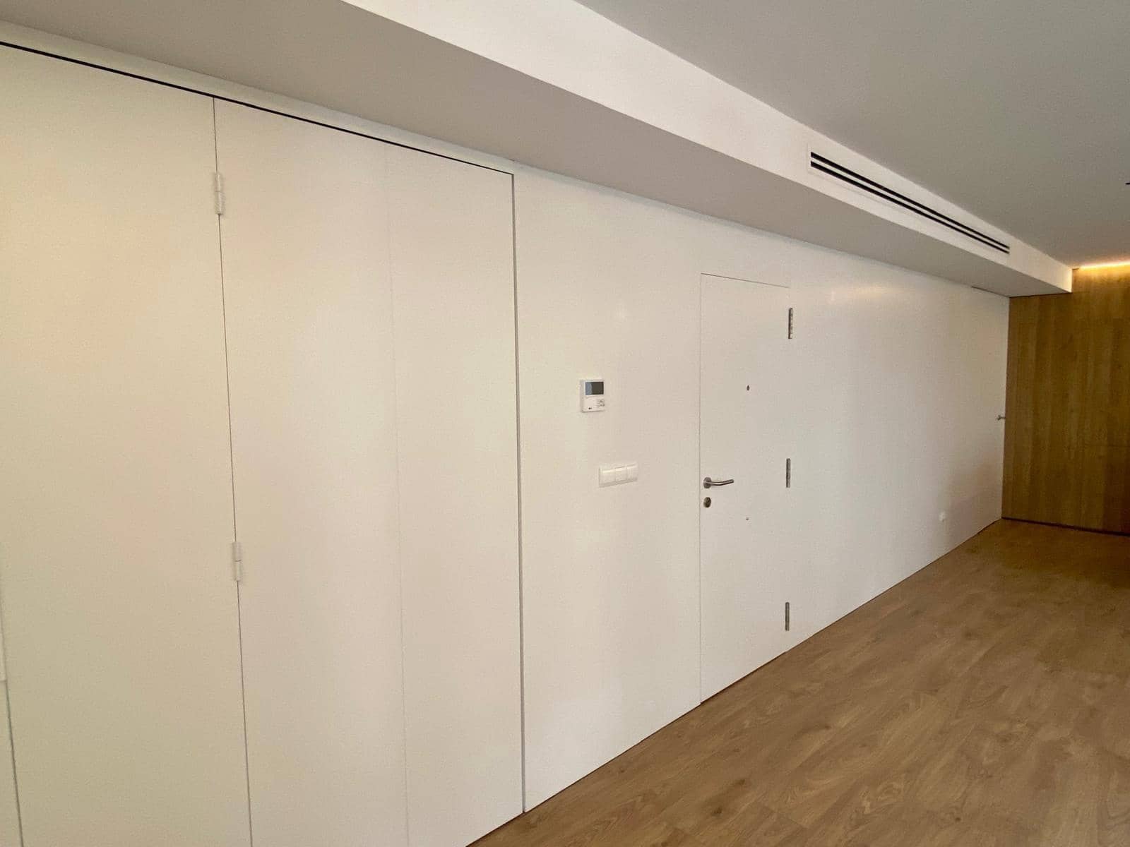 3 quarto Apartamento para arrendar em Valencia cidade - 3 000 € (Ref: 10015634)
