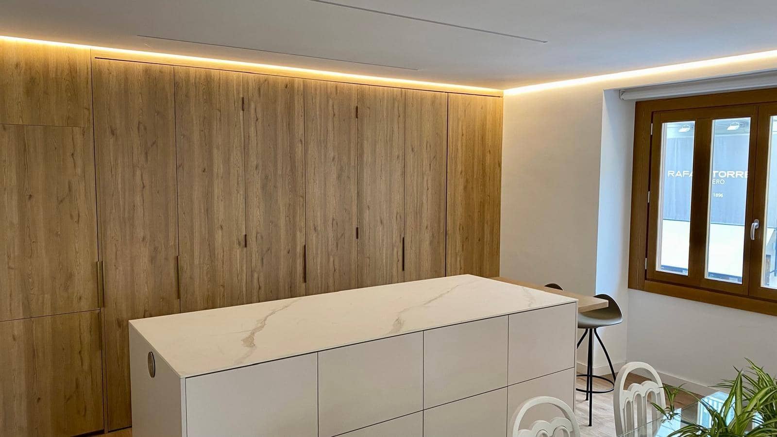 3 quarto Apartamento para arrendar em Valencia cidade - 3 000 € (Ref: 10015634)