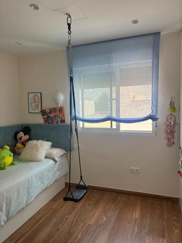 4 chambre Maison de Ville à vendre à La Pobla de Vallbona avec piscine garage - 640 000 € (Ref: 10017565)