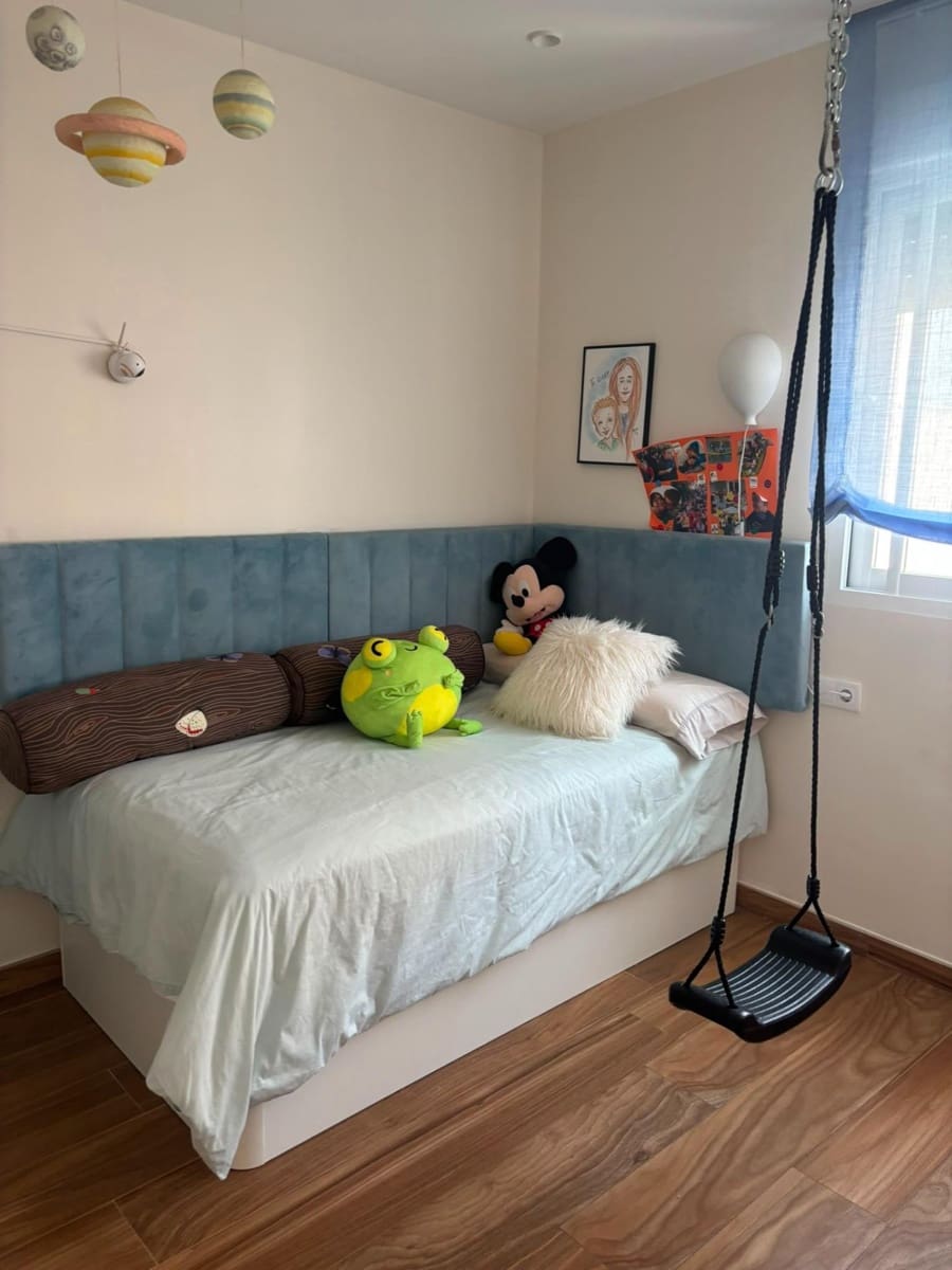 4 chambre Maison de Ville à vendre à La Pobla de Vallbona avec piscine garage - 640 000 € (Ref: 10017565)