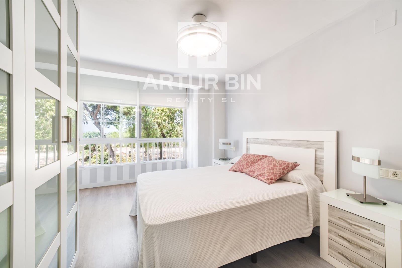 2 bedroom Flat for sale in Valencia city - € 240,000 (Ref: 10020978)