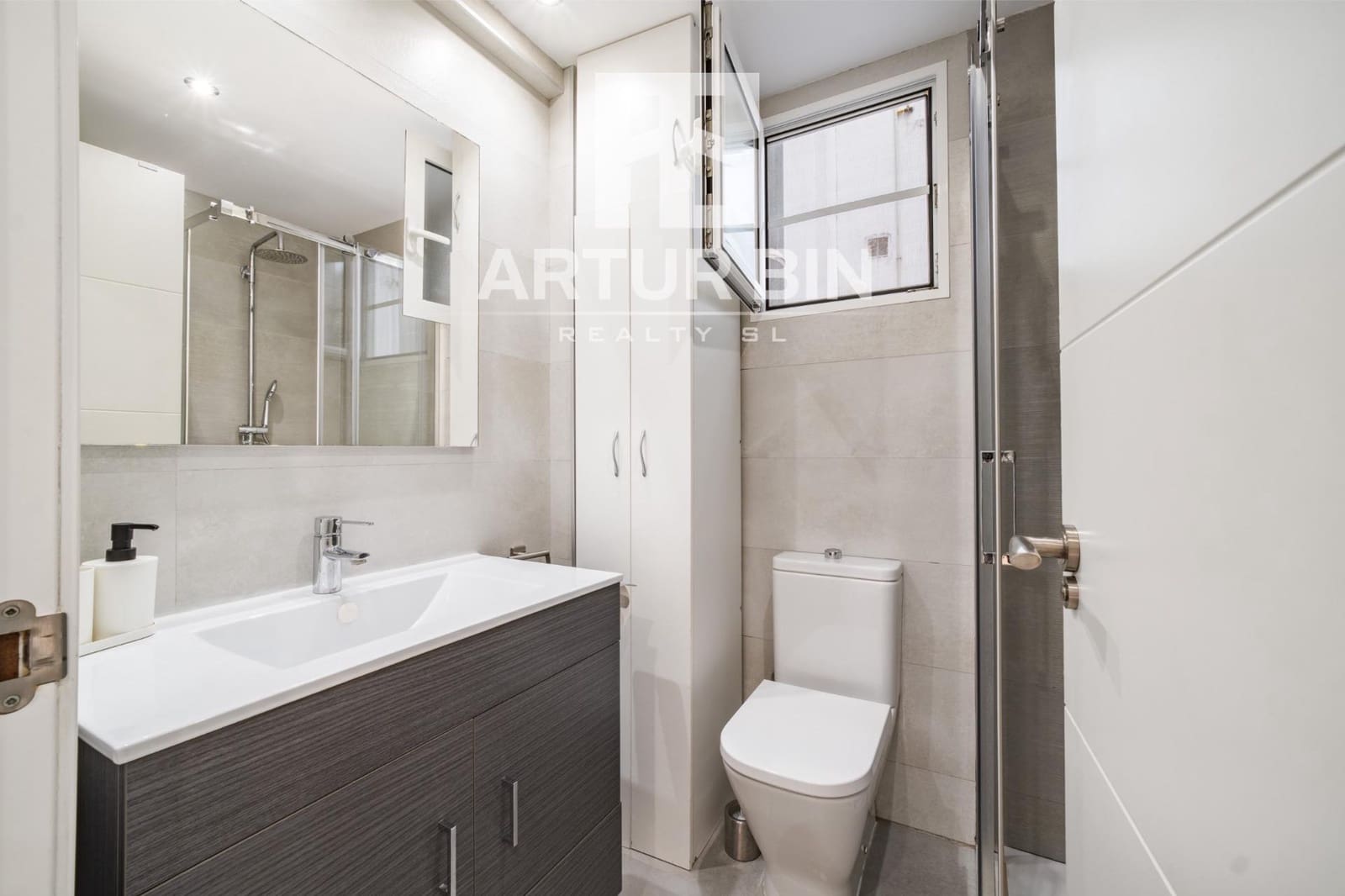2 bedroom Flat for sale in Valencia city - € 240,000 (Ref: 10020978)