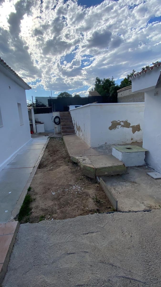 3 sovrum Villa till salu i La Pobla de Vallbona med pool garage - 350 000 € (Ref: 10025675)