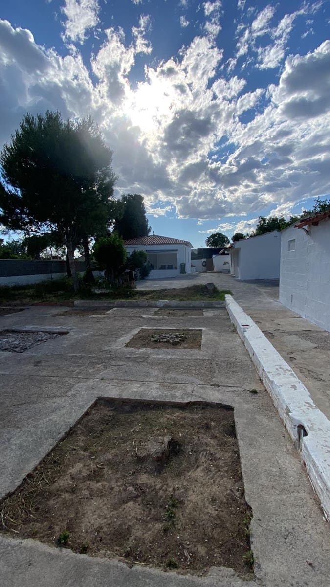 3 sovrum Villa till salu i La Pobla de Vallbona med pool garage - 350 000 € (Ref: 10025675)