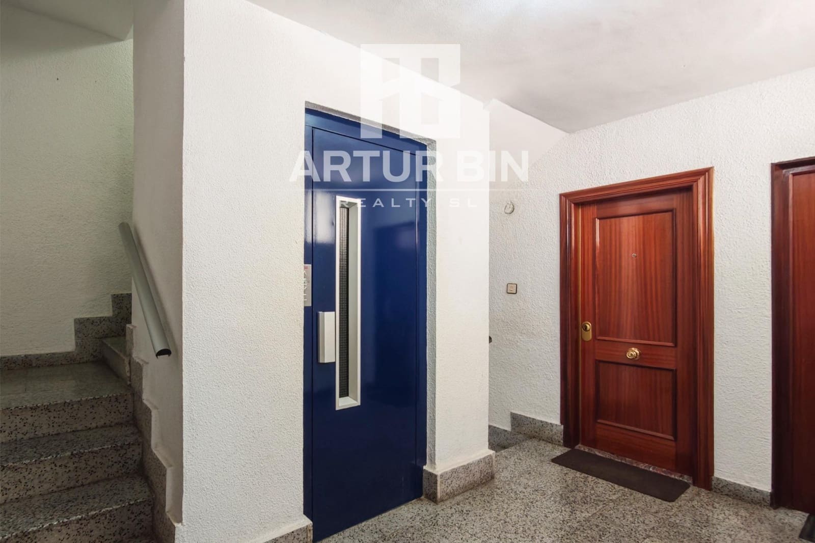 4 bedroom Flat for sale in Quart de Poblet - € 269,400 (Ref: 10027375)
