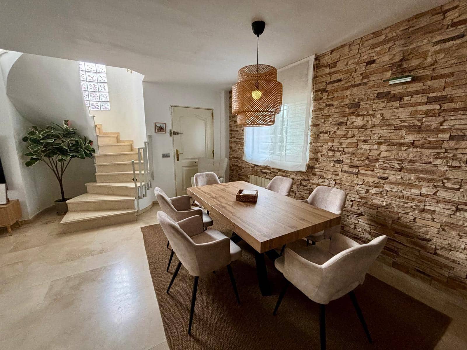 3 bedroom Villa for sale in Moncada with pool garage - € 539,000 (Ref: 10032106)