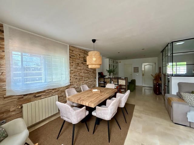 3 bedroom Villa for sale in Moncada with pool garage - € 539,000 (Ref: 10032106)