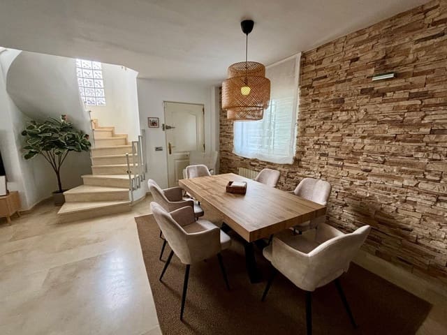 3 bedroom Villa for sale in Moncada with pool garage - € 539,000 (Ref: 10032106)