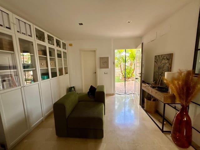 3 bedroom Villa for sale in Moncada with pool garage - € 539,000 (Ref: 10032106)