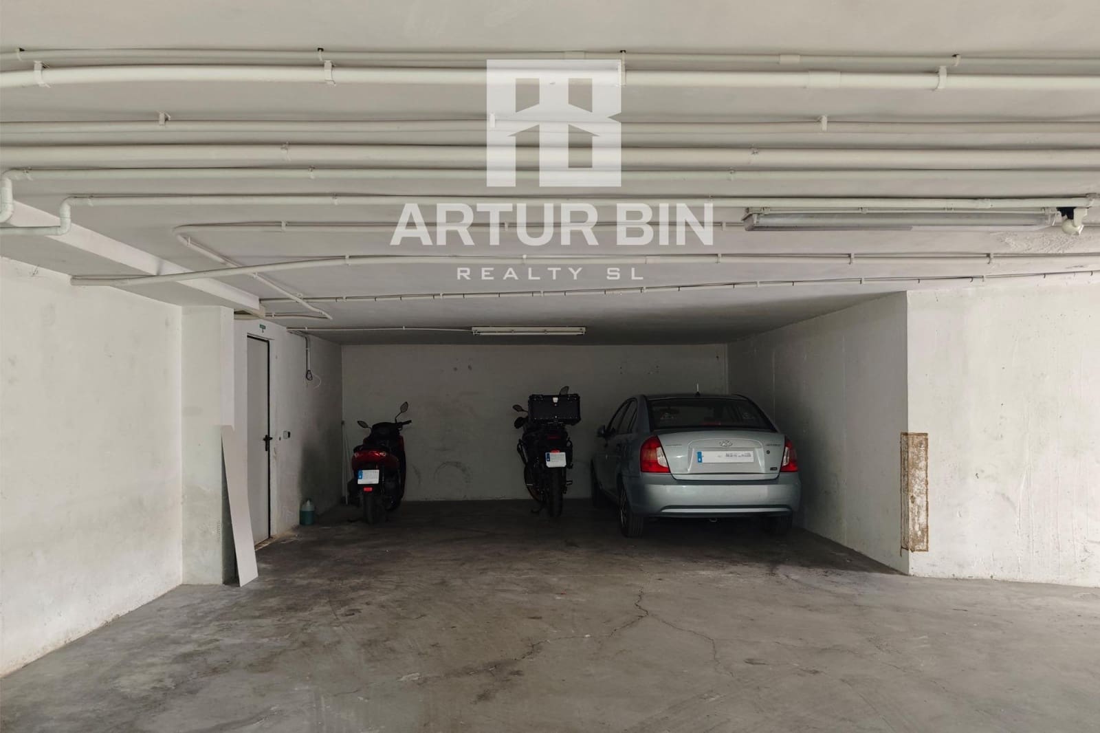 4 slaapkamer Rijtjeshuis te koop in Paterna met zwembad garage - € 790.000 (Ref: 10049365)