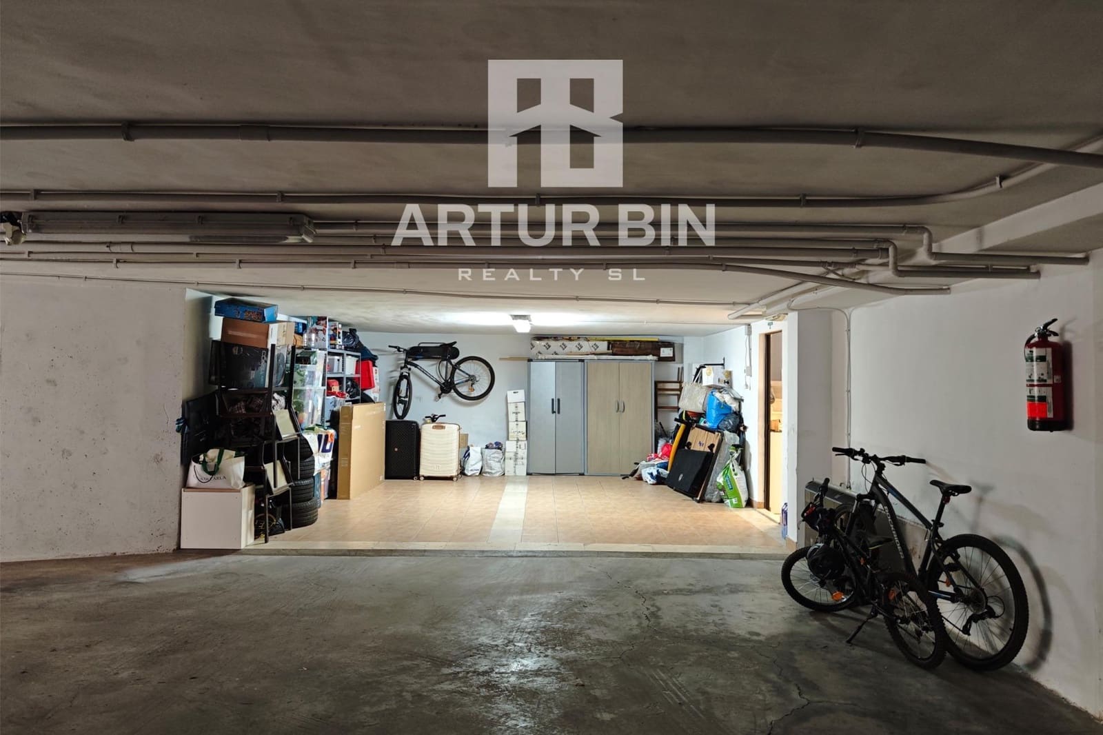 4 slaapkamer Rijtjeshuis te koop in Paterna met zwembad garage - € 790.000 (Ref: 10049365)