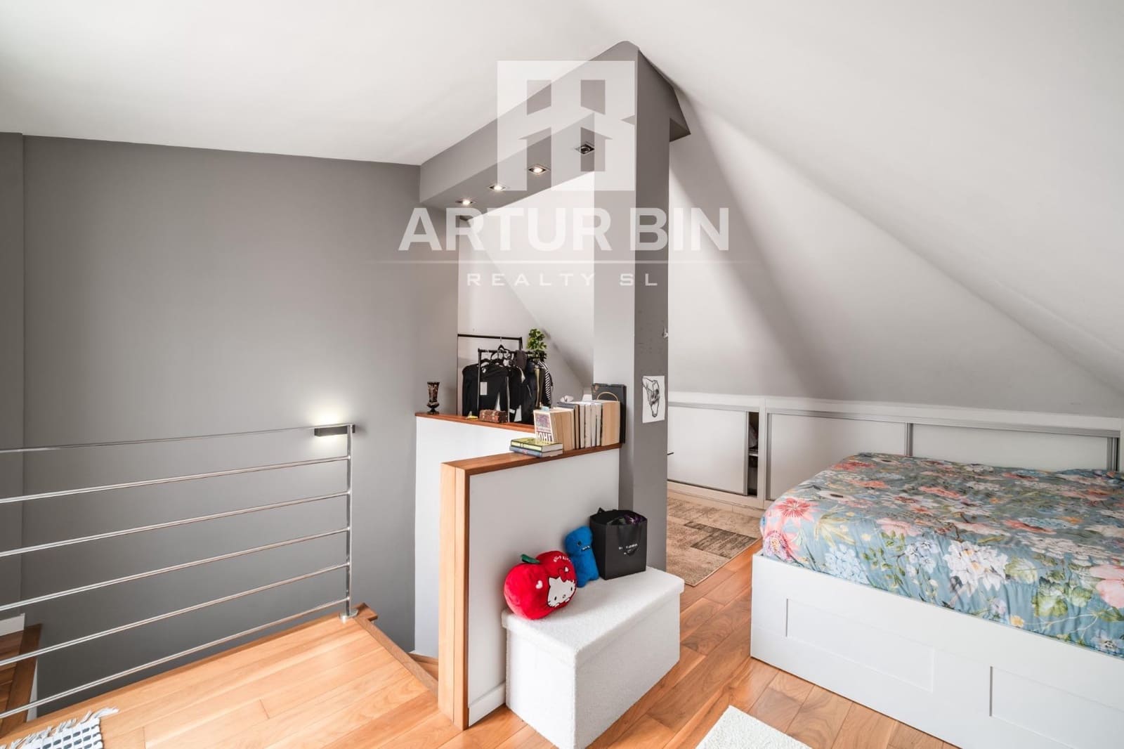 4 slaapkamer Rijtjeshuis te koop in Paterna met zwembad garage - € 790.000 (Ref: 10049365)