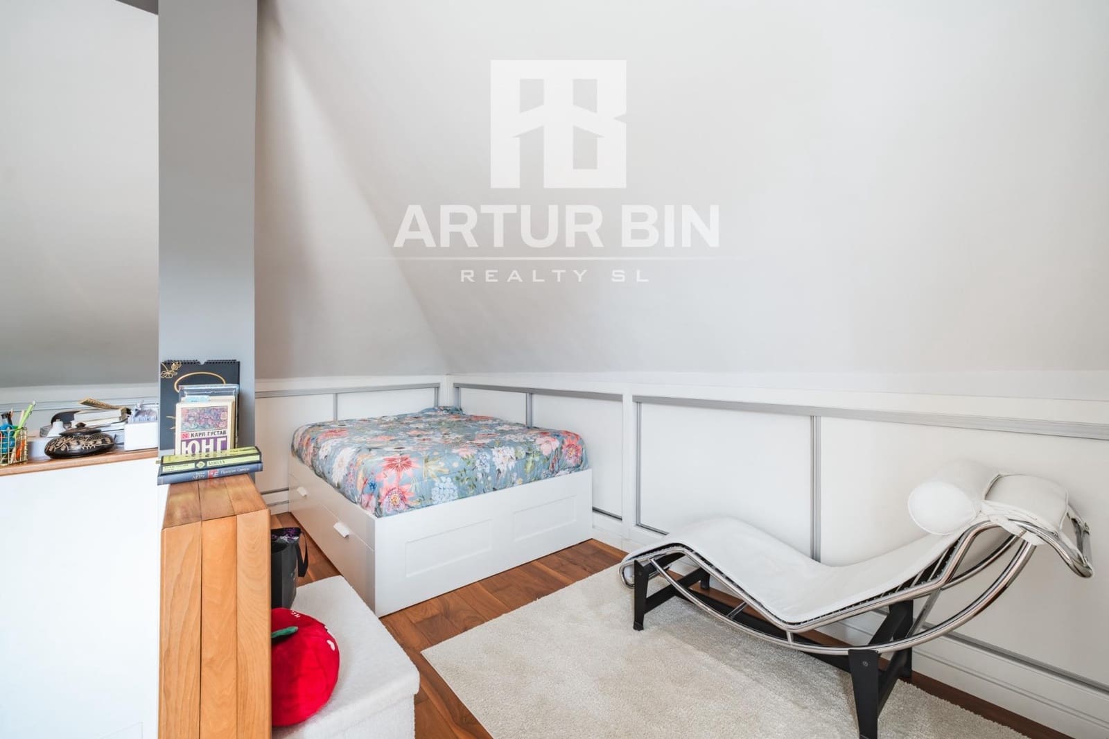 4 slaapkamer Rijtjeshuis te koop in Paterna met zwembad garage - € 790.000 (Ref: 10049365)