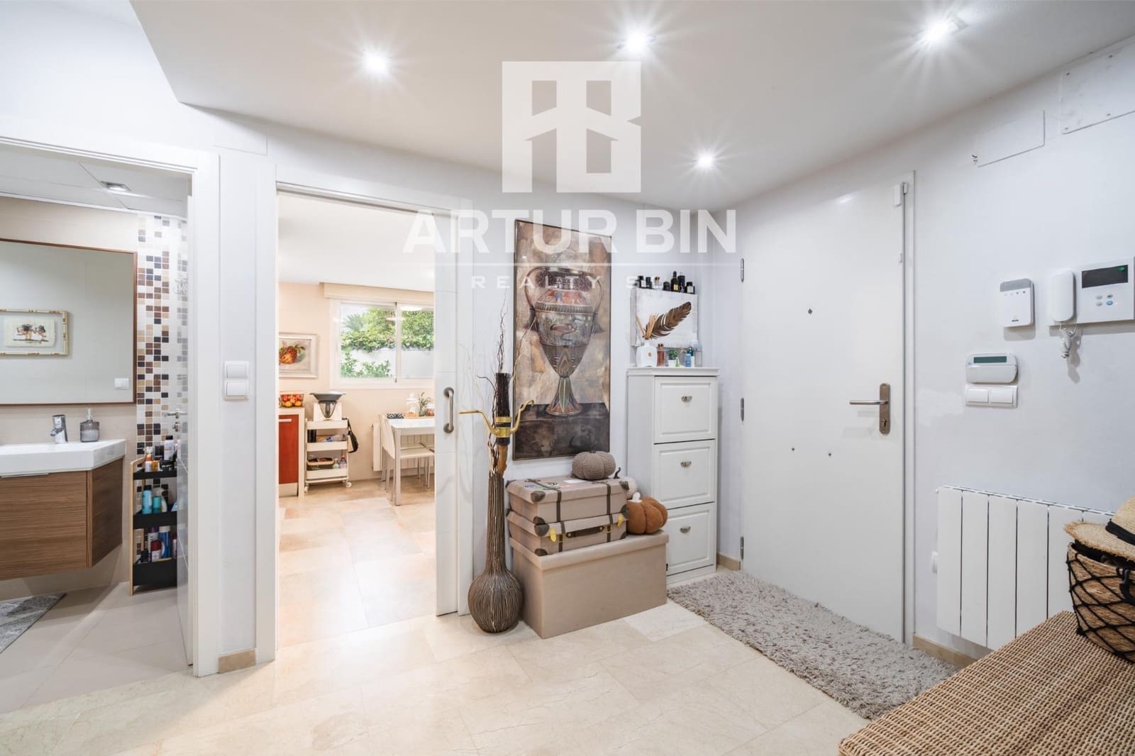 4 slaapkamer Rijtjeshuis te koop in Paterna met zwembad garage - € 790.000 (Ref: 10049365)