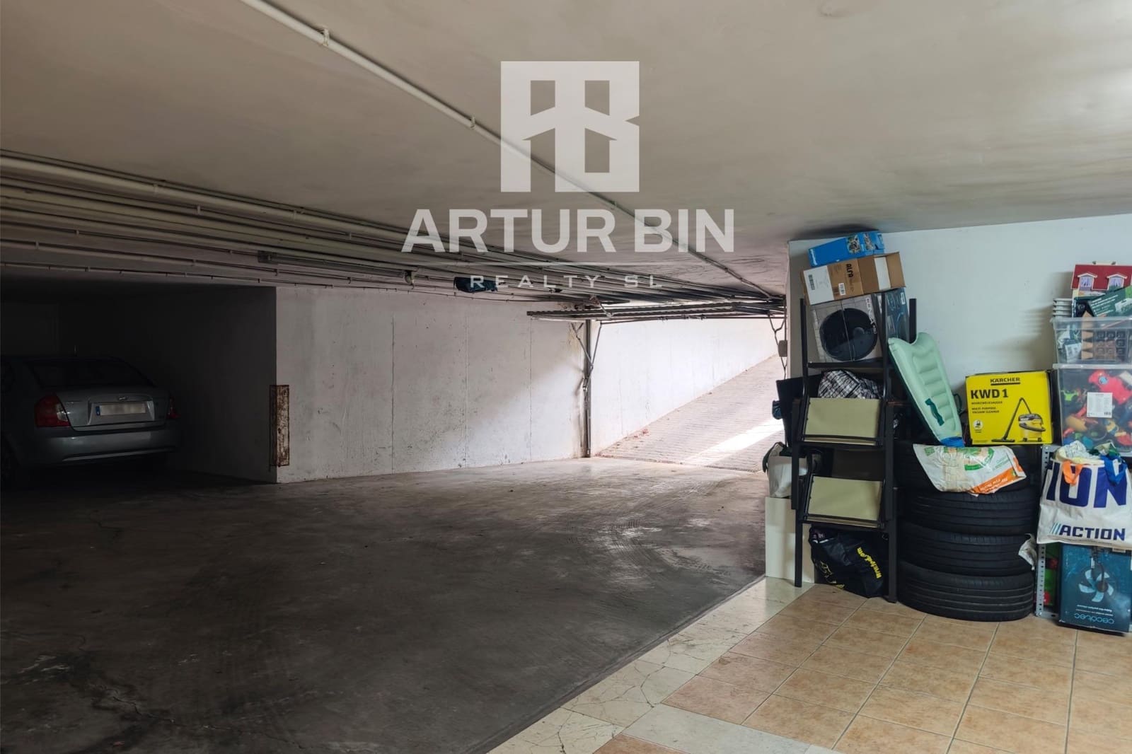4 slaapkamer Rijtjeshuis te koop in Paterna met zwembad garage - € 790.000 (Ref: 10049365)