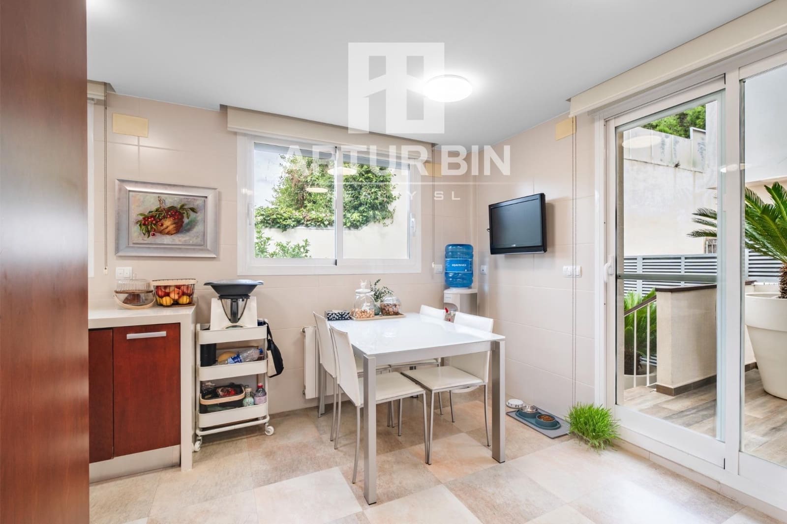 4 slaapkamer Rijtjeshuis te koop in Paterna met zwembad garage - € 790.000 (Ref: 10049365)