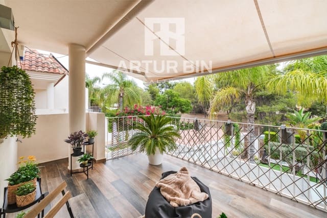 4 soveværelse Rækkehus til salg i Casas Verdes, Paterna med swimmingpool garage - € 790.000 (Ref: 10049365)