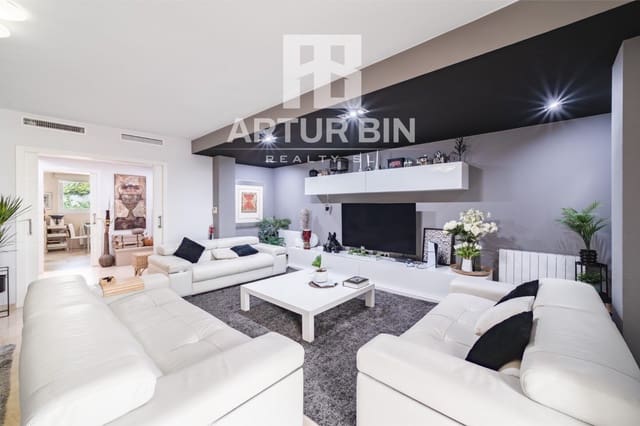 4 quarto Moradia em Banda para venda em Casas Verdes, Paterna com piscina garagem - 790 000 € (Ref: 10049365)