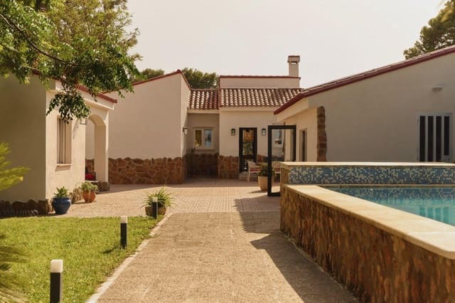 Chalet de 5 habitaciones en Llíria en venta con piscina garaje - 480.000 € (Ref: 10062376)