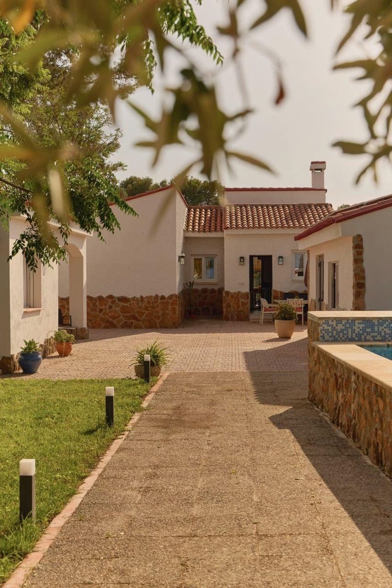 Chalet de 5 habitaciones en Llíria en venta con piscina garaje - 480.000 € (Ref: 10062376)