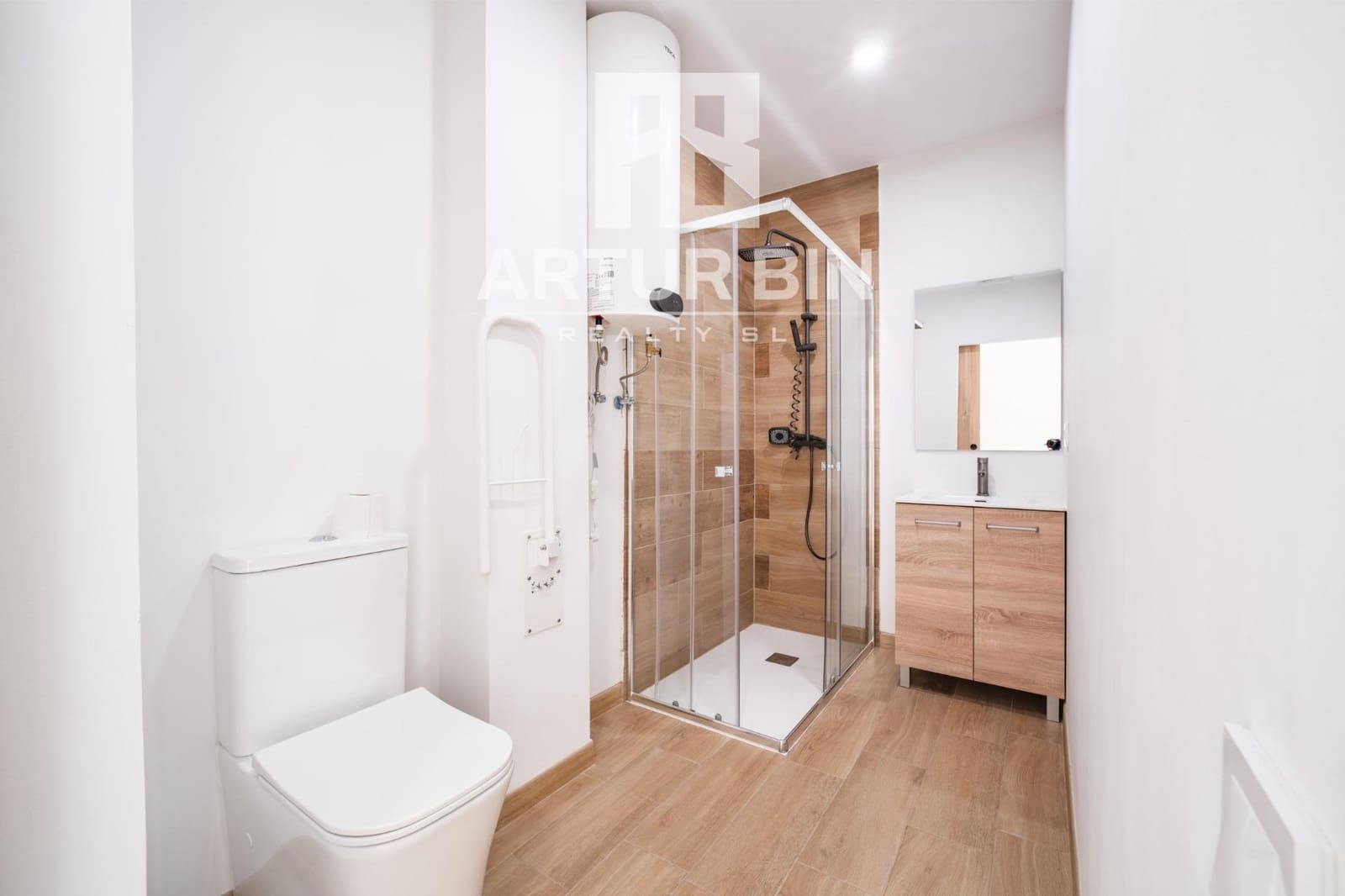 Gewerbe zu vermieten in Valencia Stadt - 1.200 € (Ref: 10094747)