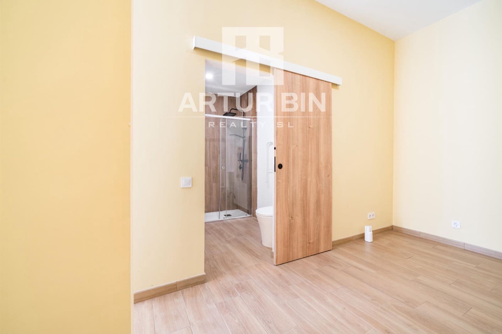 Gewerbe zu vermieten in Valencia Stadt - 1.200 € (Ref: 10094747)