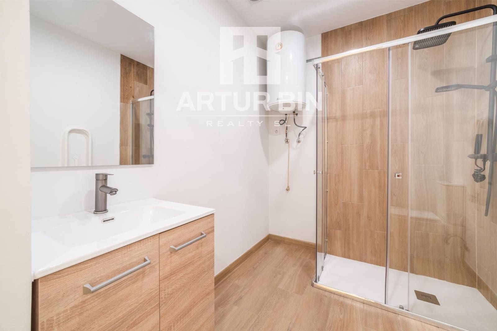 Gewerbe zu vermieten in Valencia Stadt - 1.200 € (Ref: 10094747)