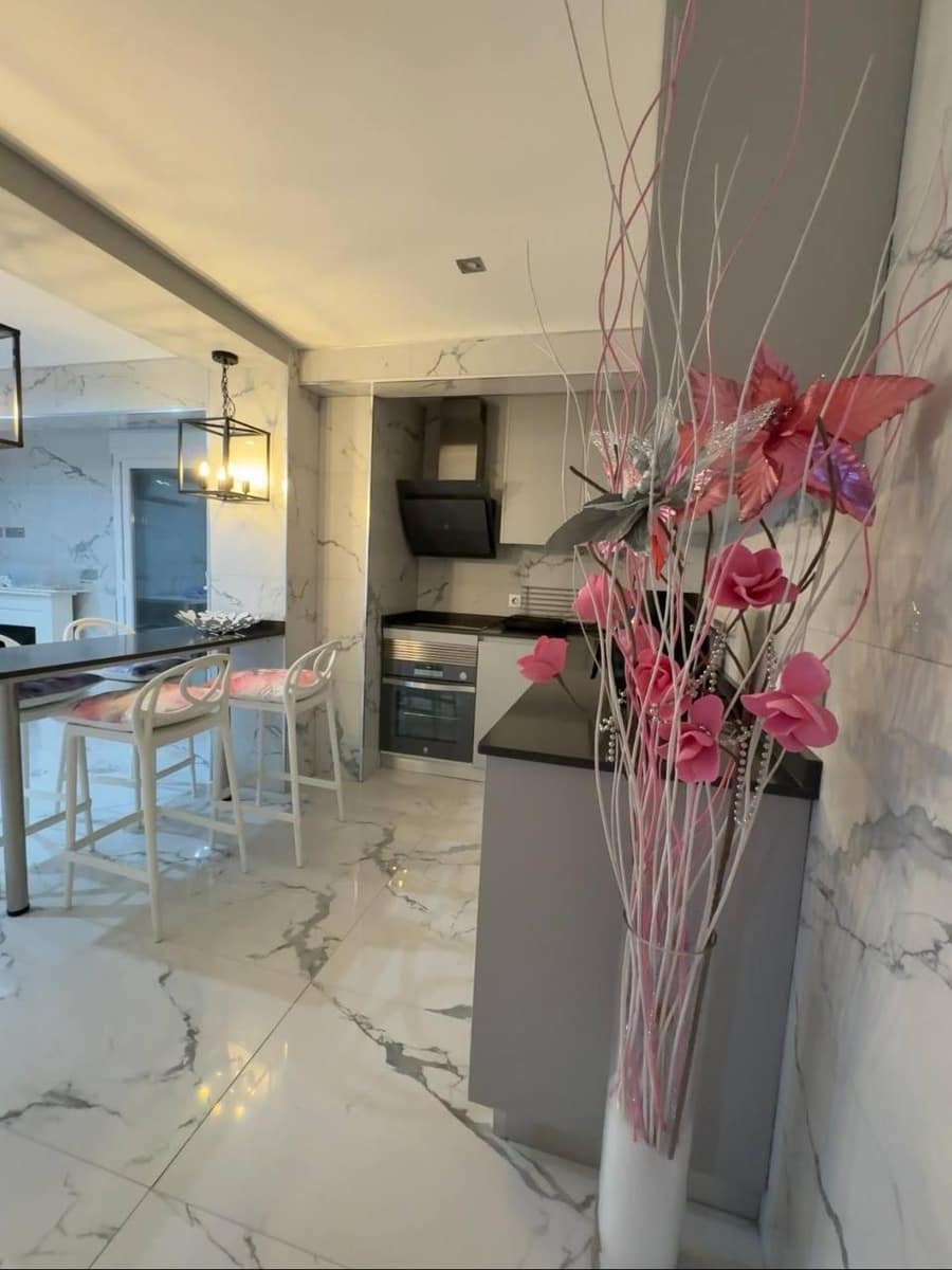 3 bedroom Flat for sale in Valencia city - € 398,000 (Ref: 10098467)